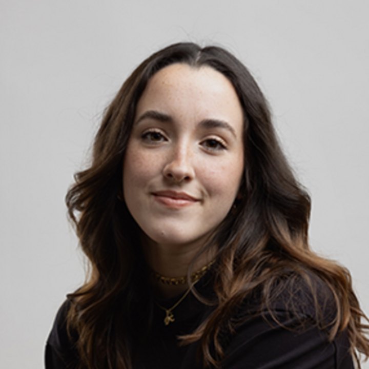 Nelly, Social Media Designer